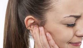 علاج هواء الأذن في المنزل